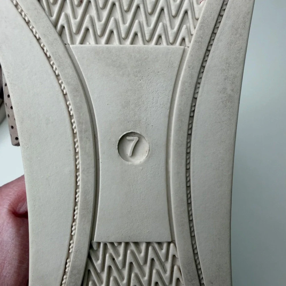 Eileen Fisher Platform Sandals‎ Womens Taupe Perforated Nubuck Minimalist 7